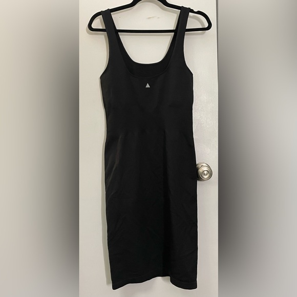 The Linear Midi Dress, black. Balance Athletica, size medium. Worn once! - Picture 2 of 3
